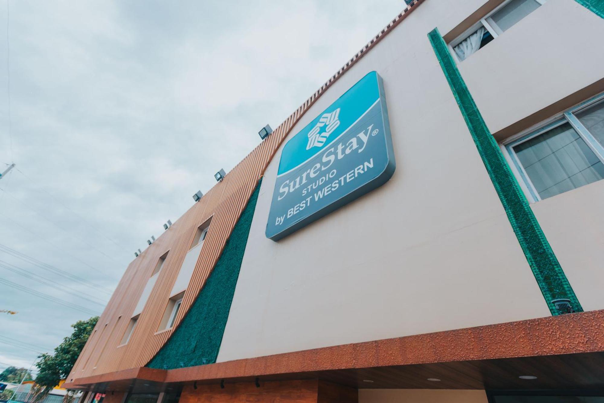 Surestay Studio By Best Western Clarkview Angeles City Bagian luar foto