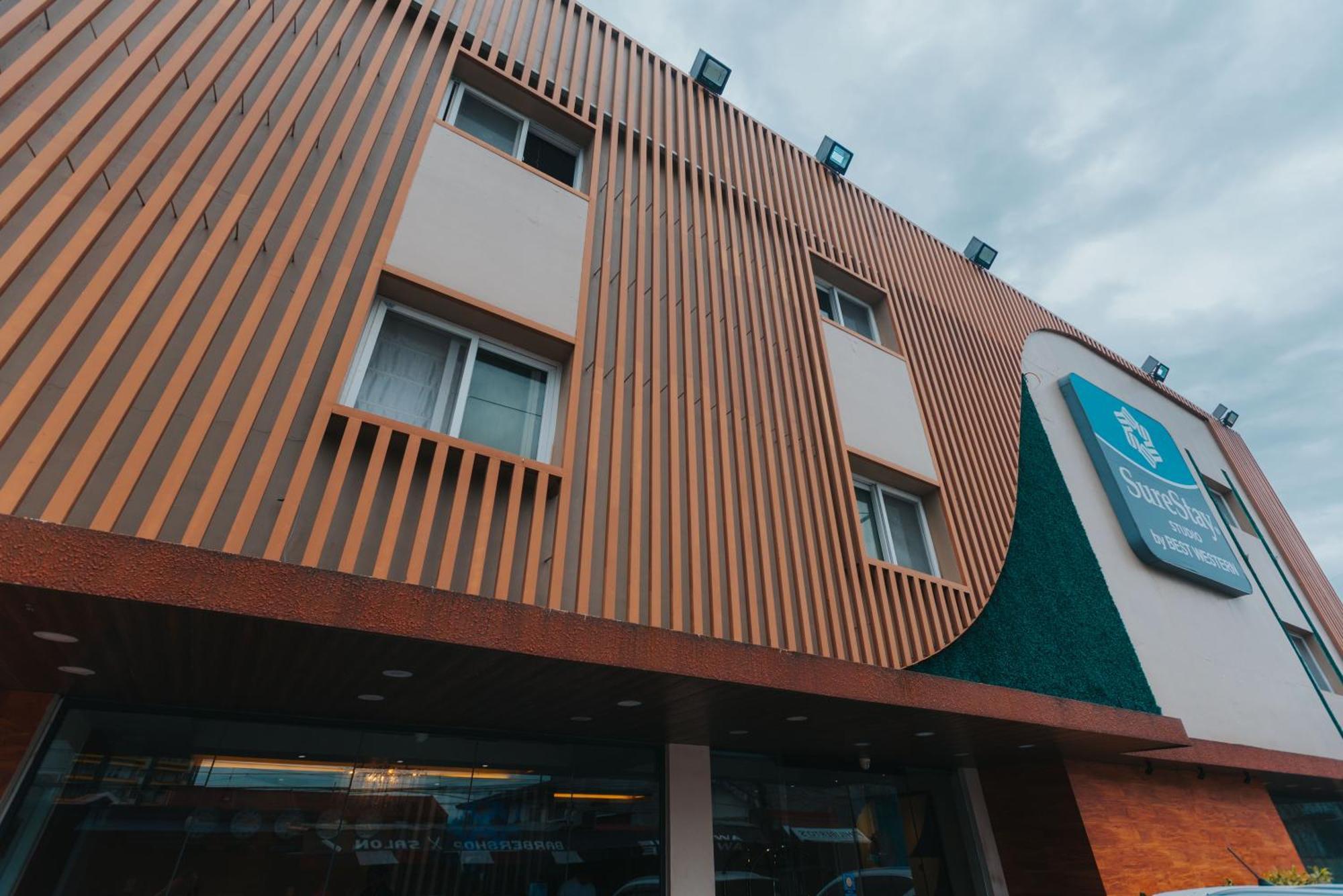 Surestay Studio By Best Western Clarkview Angeles City Bagian luar foto