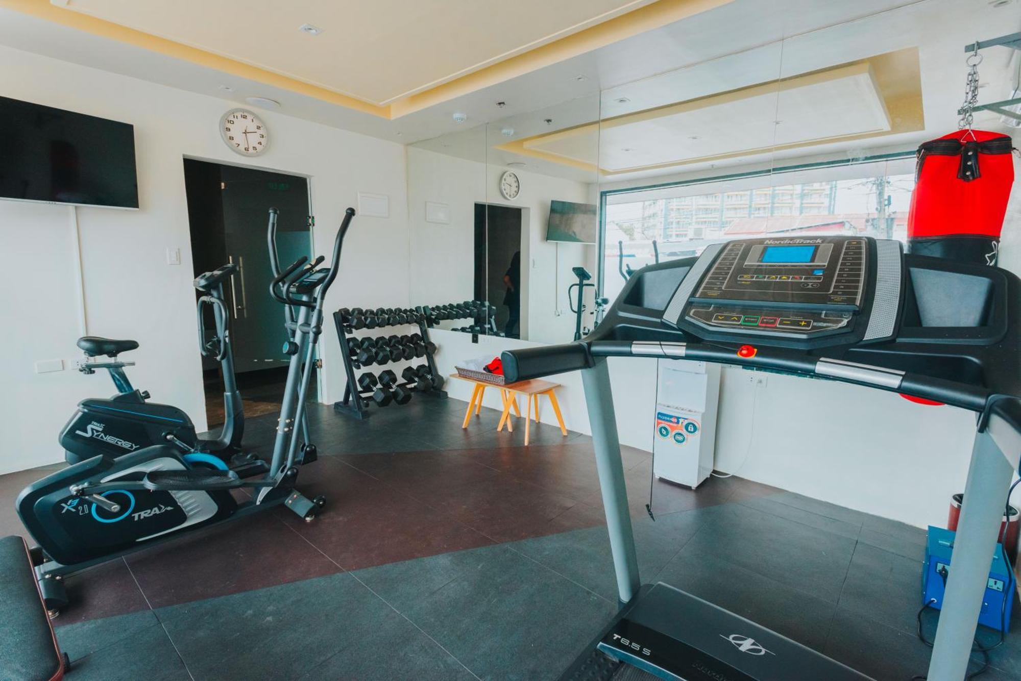 Surestay Studio By Best Western Clarkview Angeles City Bagian luar foto